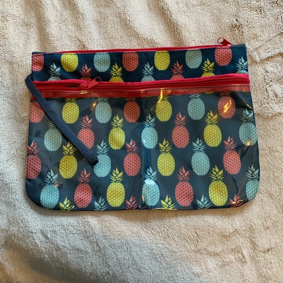 Waterproof Travel bag pineapple print - Picture 1 of 4